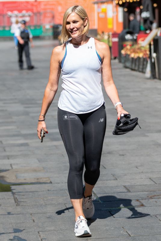 JENNI FALCONER Leaves  Smooth FM in London 06/09/2021
