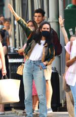 JENNIFER CONNELLY Hailing a Taxi in New York 06/06/2021