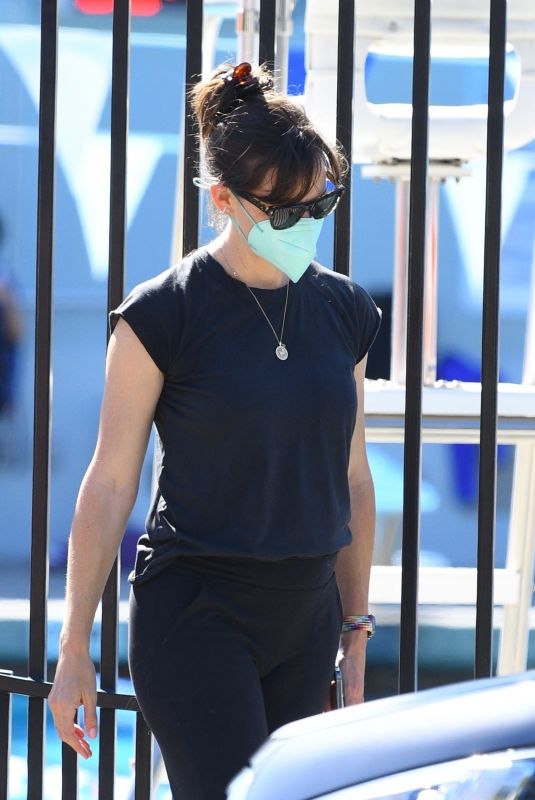 JENNIFER GARNER at Her Son
