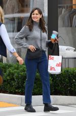 JENNIFER GARNER Out and About in Pacific Palisades 06/18/2021