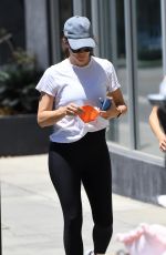 JENNIFER GARNER Out and About in Santa Monica 06/12/2021