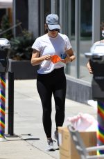 JENNIFER GARNER Out and About in Santa Monica 06/12/2021
