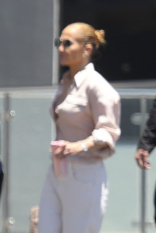 JENNIFER LOPEZ Arrives at KTLA 5 Studios in Los Angeles 06/24/2021