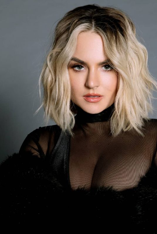 JOANNA JOJO LEVESQUE - Instagram Photos 06/06/2021
