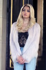 JORDAN ALEXANDER, ZION MORENO, SAVANNAH LEE SMITH and WHITNEY PEAK on the Set of Gossip Girls 06/23/2021