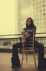 JUSTINE SKYE in L