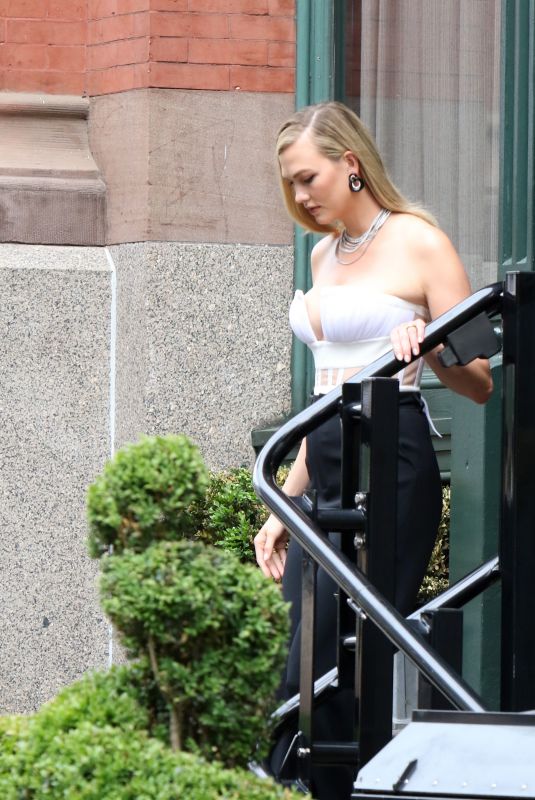 KARLIE KLOSS Out in New York 06/03/2021