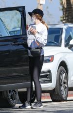 KATHERINE SCHWARZENEGGER Out and About in Santa Monica 06/09/2021