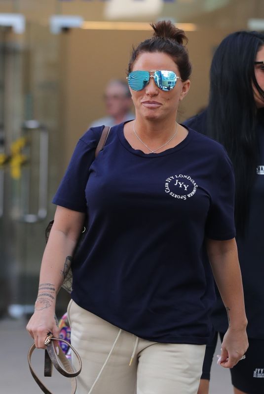 KATIE PRICE and Carl Woods at Stephs Packed Lunch 06/09/2021