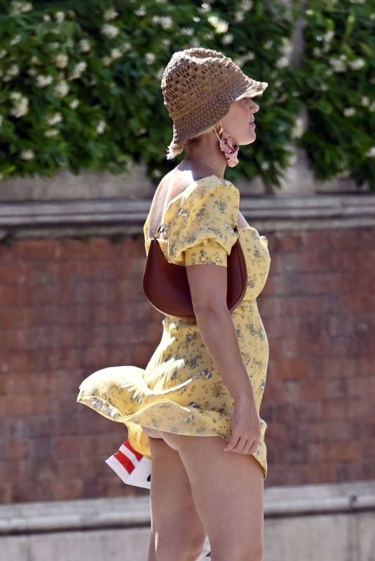 KATY PERRY and Orlando Bloom Out in Venice 06/14/2021