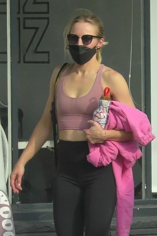 KRISTEN BELL at a Gym Session in Los Angeles 06/28/2021