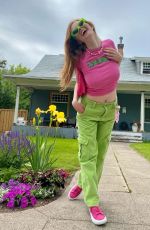 LARSEN THOMPSON - Instagram Photos 06/21/2021