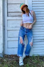 LARSEN THOMPSON - Instagram Photos and Video 06/28/2021
