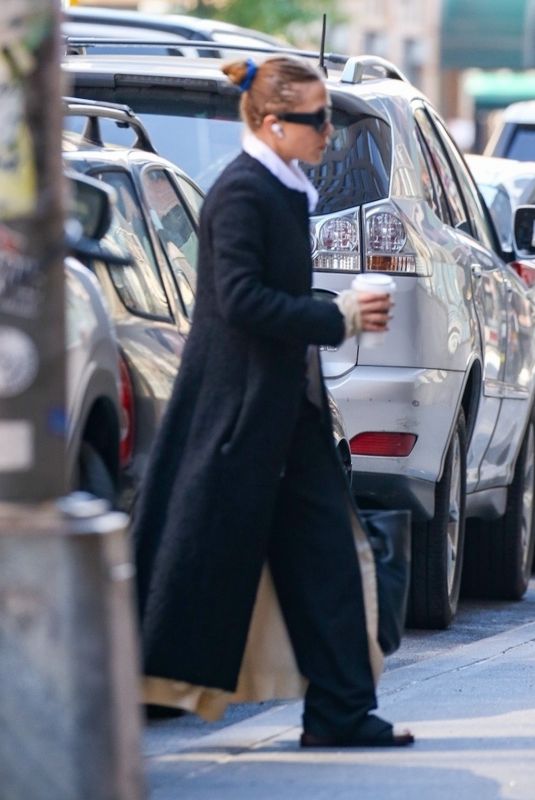 MARY KATE OLSEN Out in New York 06/16/2021