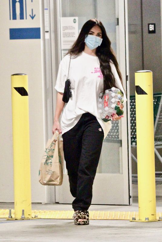 MEGAN FOX Shopping at Whole Foods in Los Angeles 06/05/2021