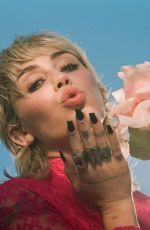 MILEY CYRUS for Gucci Flora Gorgeous Gardenia 2021 Campaign
