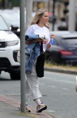 MOLLY MAE HAGUE Leaves a Hair Salon in Wilmslow 06/28/2021