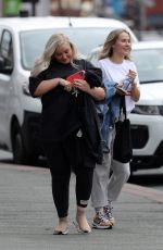 MOLLY MAE HAGUE Leaves a Hair Salon in Wilmslow 06/28/2021