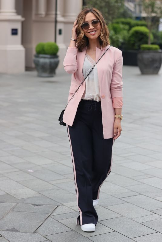 MYLEENE KLASS Arrives at Smooth Radio London 06/04/2021