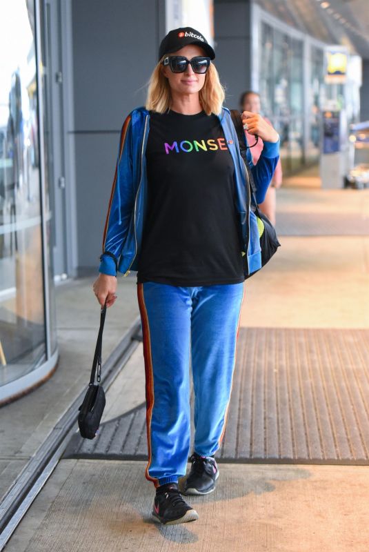 PARIS HILTON Arrives at JFK Airport in New York 06/22/2021