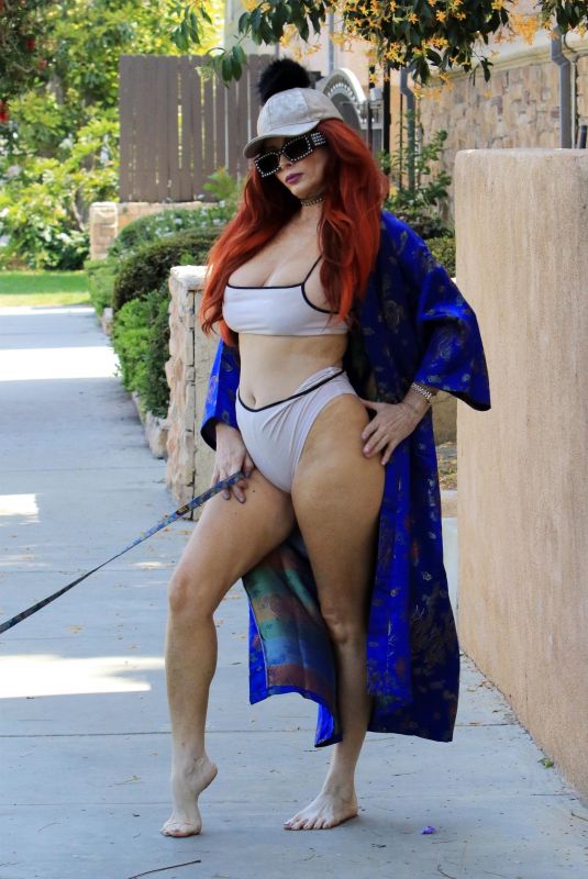PHOEBE PRICE Out and About in Los Angeles 06/08/202!
