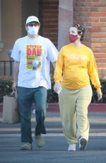 Pregnant HALSEY and Alev Aydin Shopping at Ralphs in Malibu 06/04/2021