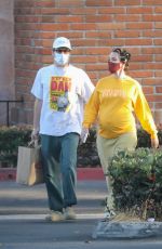 Pregnant HALSEY and Alev Aydin Shopping at Ralphs in Malibu 06/04/2021
