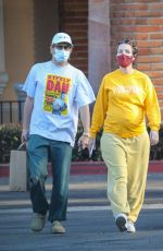Pregnant HALSEY and Alev Aydin Shopping at Ralphs in Malibu 06/04/2021