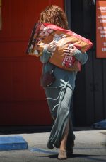 SARAH HYLAND Shopping for Groceries in Los Angeles 06/03/2021