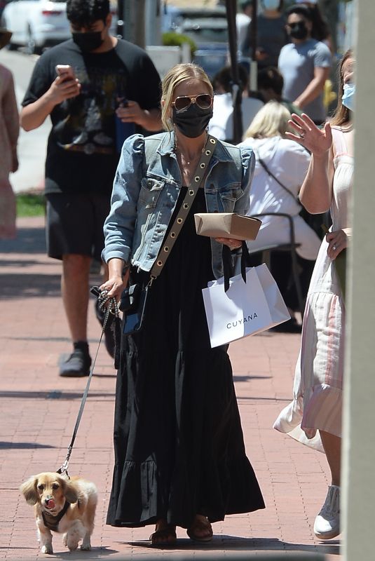 SARAH MICHELLE GELLAR Out with Her Dog in Los Angeles 06/14/2021