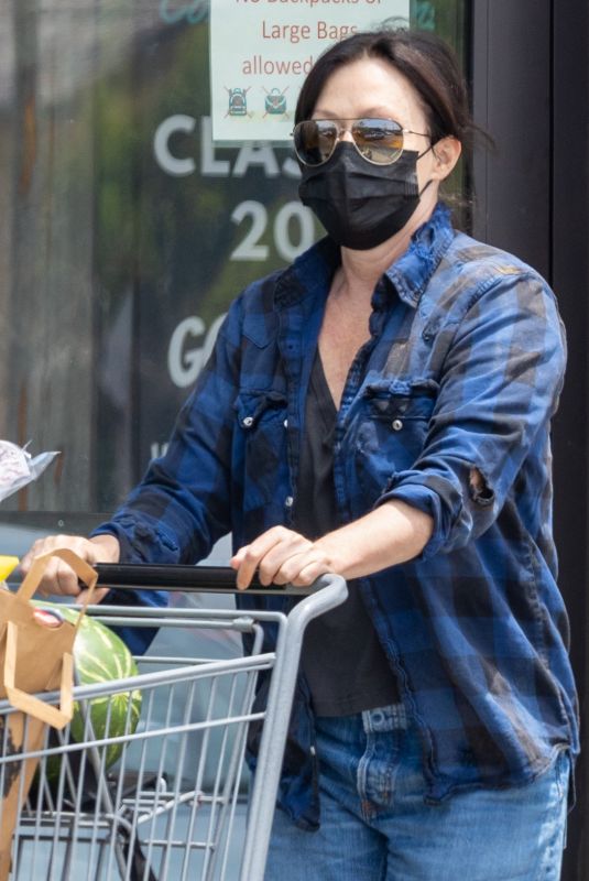 SHANNE DOHERTY Out Shopping in Malibu 06/04/2021