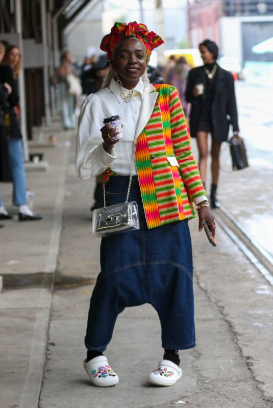 SUZAN MUTESI at Afterpay Australian Fashion Week Street Style in Sydney 06/03/2021
