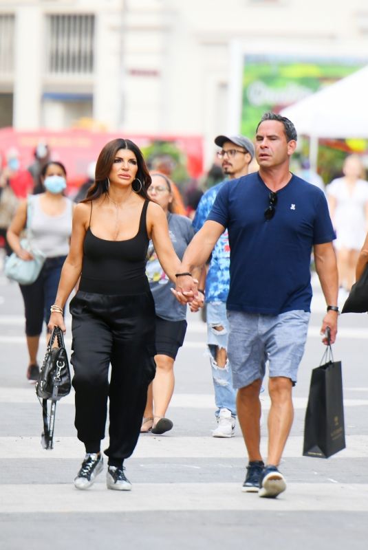 TERESA GIUDICE and Louie Ruelas Out Shopping in New York 06/25/2021