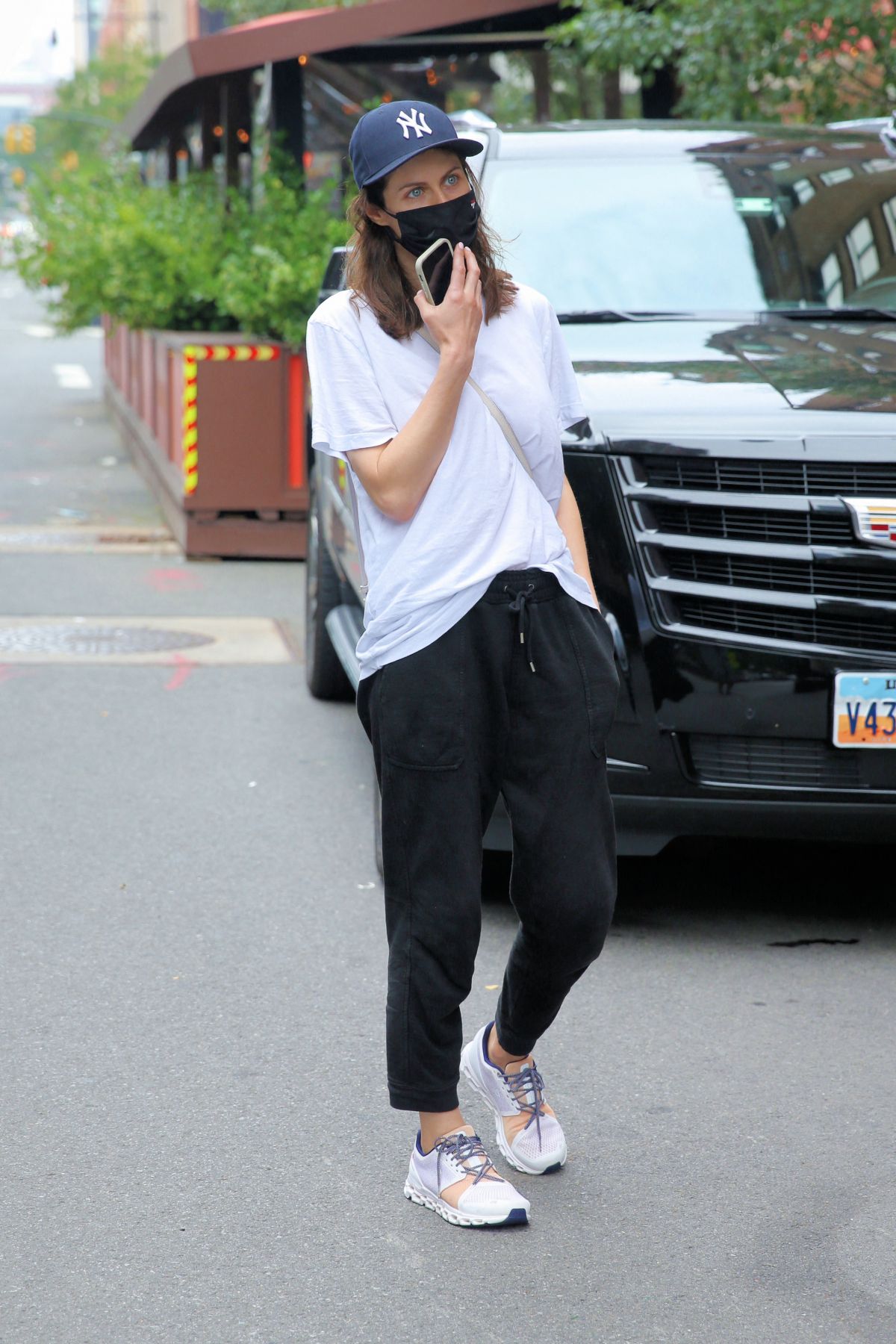 alexandra-daddario-leaves-her-hotel-in-new-york-07-11-2021-0.jpg