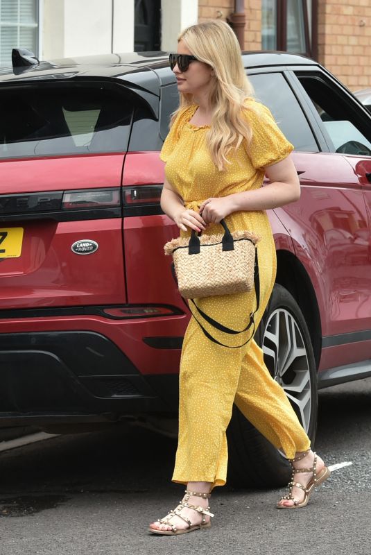 AMY HART Arrives at Theatre in Portsmouth 07/19/2021