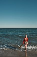 ANNIE MURPHY for The Zoe Report, June 2021