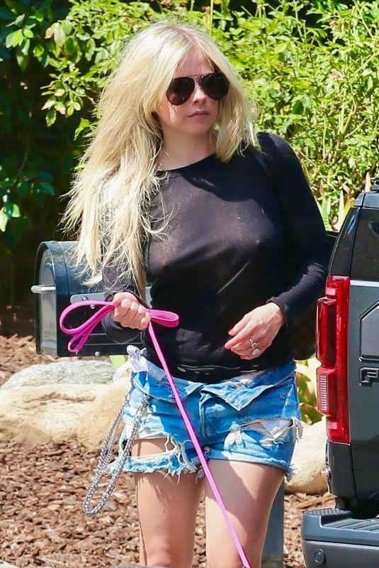 AVRIL LAVIGNE Out with her Dog in Calabasas 07/14/2021