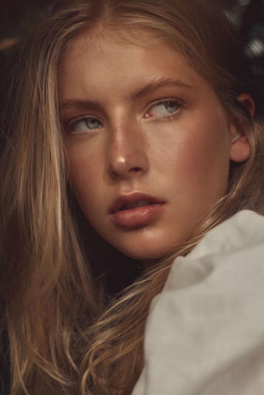 CHARLIZE WRIGHT in Intra Magazine, June 2021