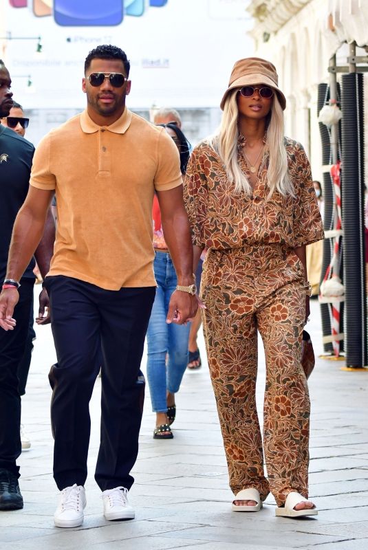 CIARA and Russel Wilson Out Shopping in Venice 07/03/2021