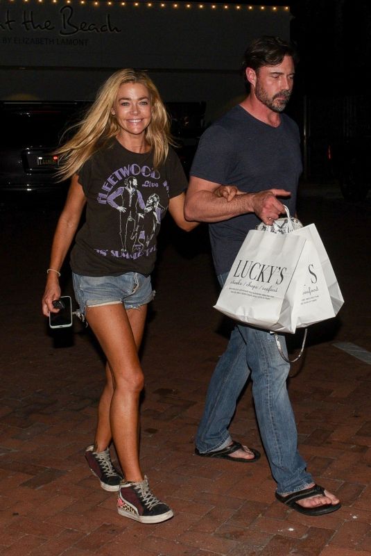 DENISE RICHARDS at Lucky’s in Malibu 07/27/2021