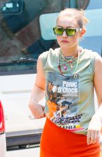 GIGI HADID Out for Lunch at Sadelle