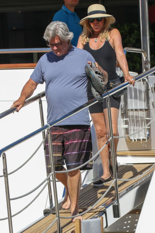 GOLDIE HAWN and Kurt Russell Out in Saint Tropez 07/05/2021