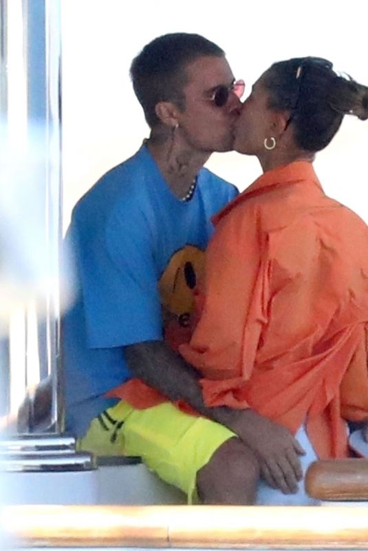 HAILEY and Justin BIEBER Out Kissing on the Greek island of Milos 06/28/2021