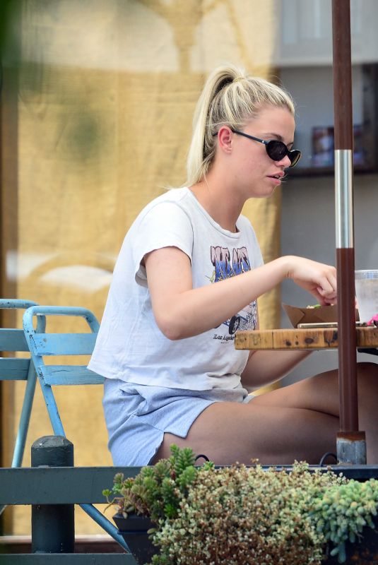 HAILEY CLAUSON Out for Breakfast in Los Angeles 07/21/2021