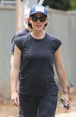 JENNIFER GARNER at Her New Home Under Construction in Brentwood 07/24/2021