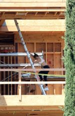 JENNIFER LOPEZ Checking Construction Site in Holmby Hills 07/17/2021
