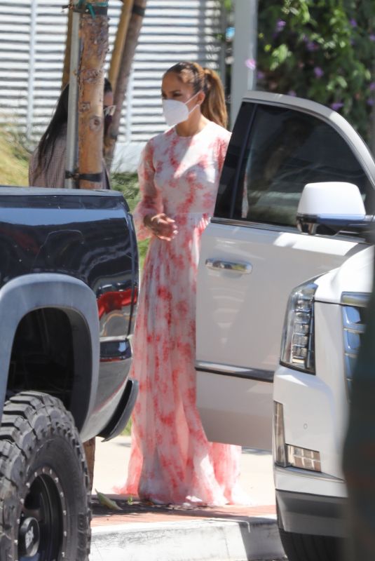 JENNIFER LOPEZ Out in Los Angeles 07/20/2021