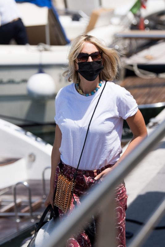 KAROLINA KURKOVA Arrives in Capri at UNICEF Italia and LuisaViaRoma Summer Gala 07/30/2021