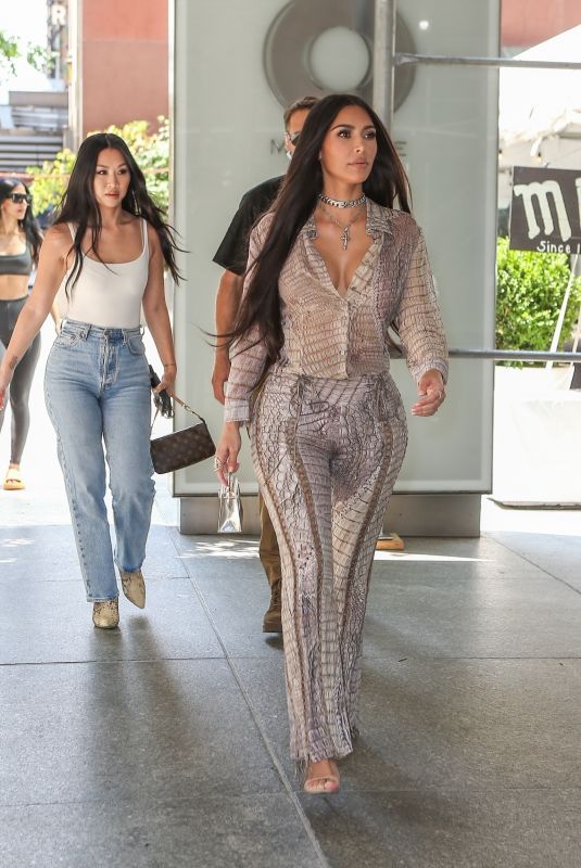 KIM KARDASHIAN and LALA ANTHONY at Milo