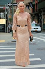LINDSEY VONN in a Gucci Dress Heading to 2021 Sports Humanitarian Awards 07/12/2021